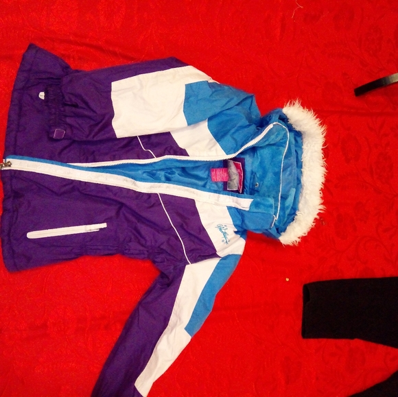 Weatherproof winter coat - Picture 3 of 6